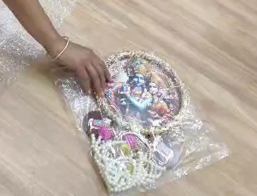 Radha Krishna Hanging – Traditional Handmade Decorative Wall Hanging (Pack of 1)