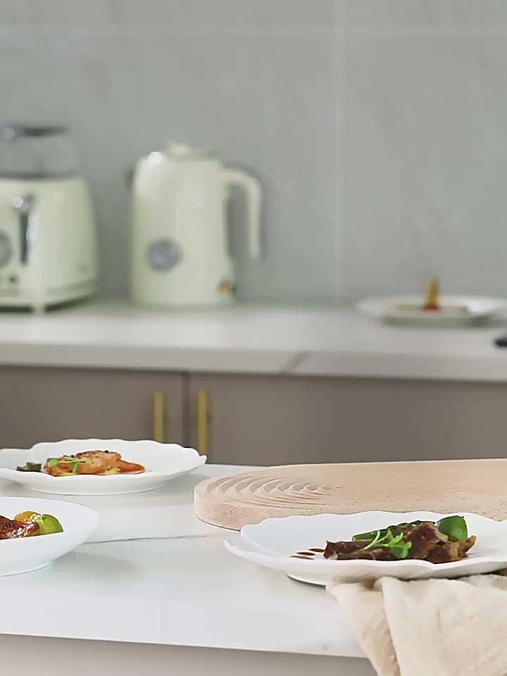 Luxury Glass Telescopic Seasoning Jar – Spice Container with Integrated Spoon & Lid